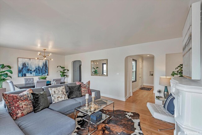 Building Photo - 4412 Cabrillo St