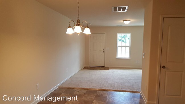 Building Photo - 304 Hidden Timber Ln
