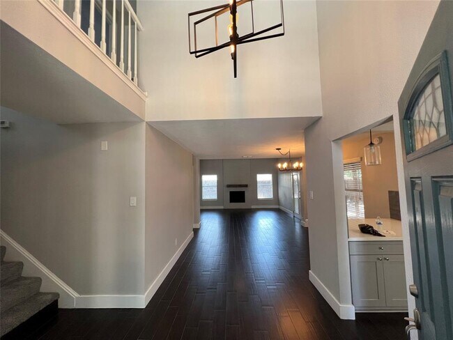 Building Photo - 5302 Prairie Creek Dr