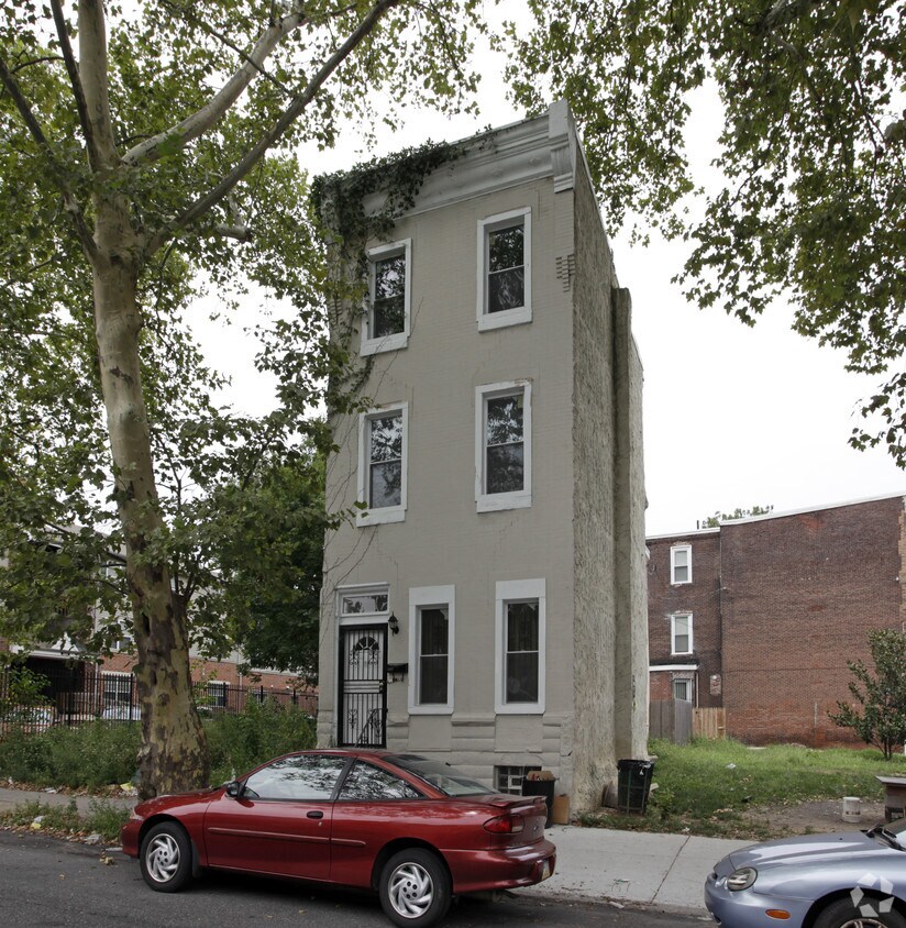 Building Photo - 1217-1227 W Susquehanna Ave