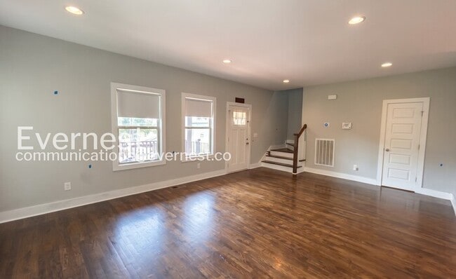 Foto del edificio - 3 Bed/2.5 Home with Fenced Yard / Pet-Friendly / Coming Soon!