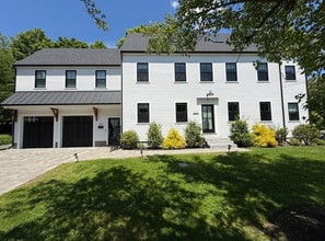 Building Photo - 8 Briggs Rd