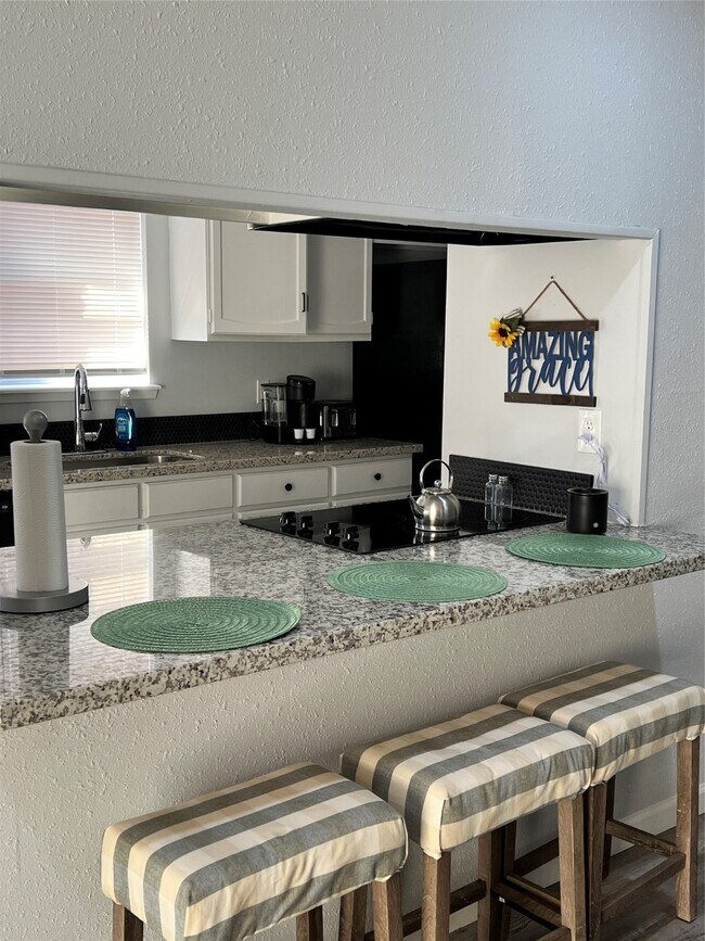 Building Photo - 11727 Scottsdale Dr