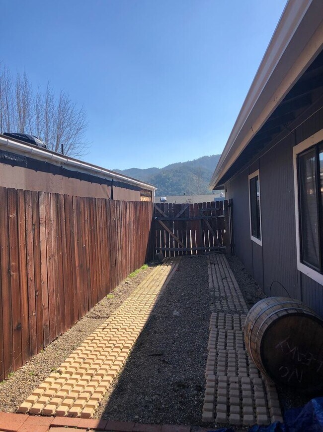 Building Photo - 3 br, 2 bath House - 2117 Big Buck Lane