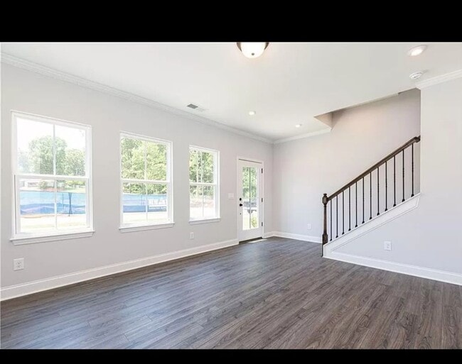 Building Photo - 913 Colton Dr