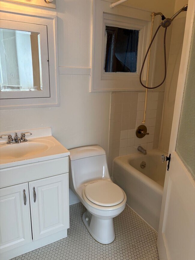 Foto del edificio - South Highlands 1BR/1BA