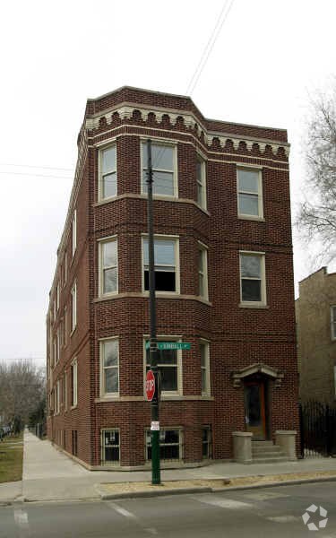 Foto del edificio - 2300 N Kimball Ave