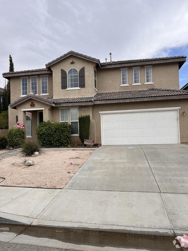 Building Photo - 3406 Club Rancho Dr