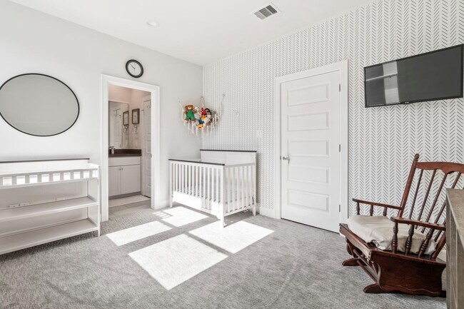 Foto del edificio - 316 Jensen Dr