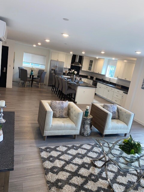 Foto del edificio - 8631 Olin St