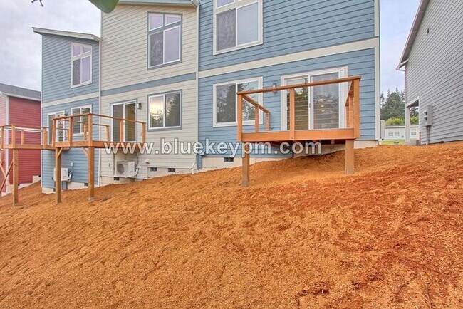 Foto del edificio - BRAND NEW! Unit 209-B: 3 Bed, 2.5 Bath Tow...