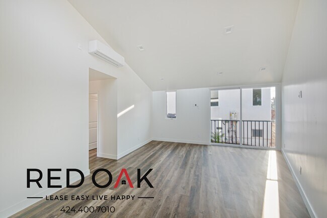 Building Photo - 2132 Cove Ave
