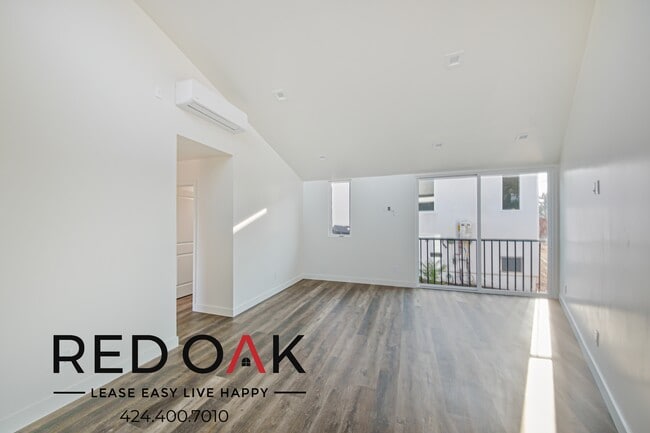 Building Photo - 2136 1/2 Cove Ave-2136