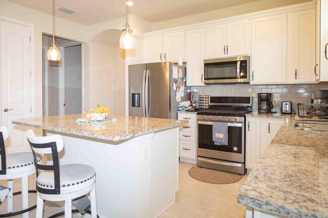 Building Photo - 12944 SW Vermillion Cir
