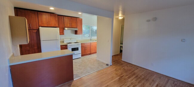 Building Photo - 1541 Derby St