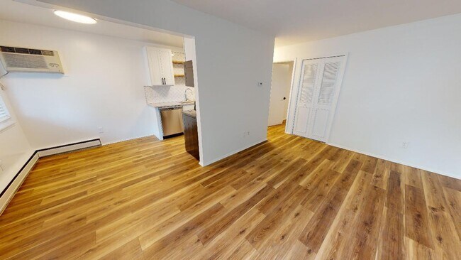 Foto del edificio - Fully Renovated 1 Bedroom - Triangle Distr...