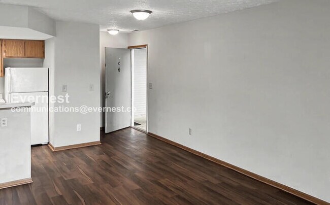 Foto del edificio - 5300 Darlington Rd