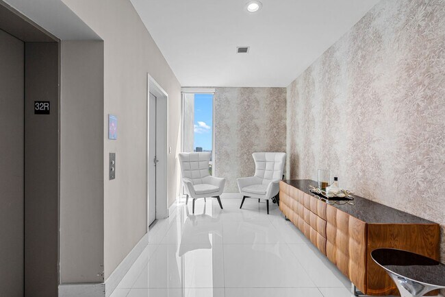 Foto del edificio - 16385 Biscayne Blvd