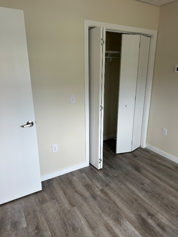 Foto del edificio - 587 Valley Rd