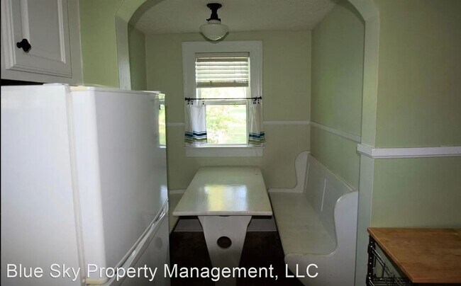 Building Photo - 3 br, 2 bath House - 906 W Rex St