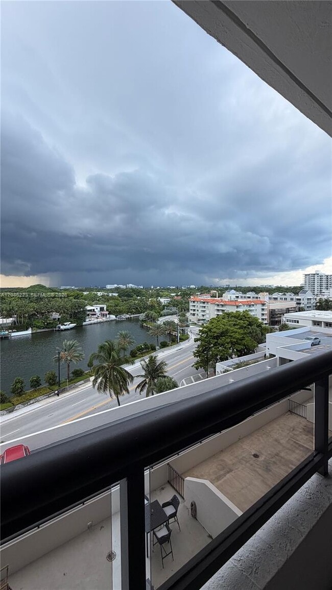 Foto del edificio - 2555 Collins Ave