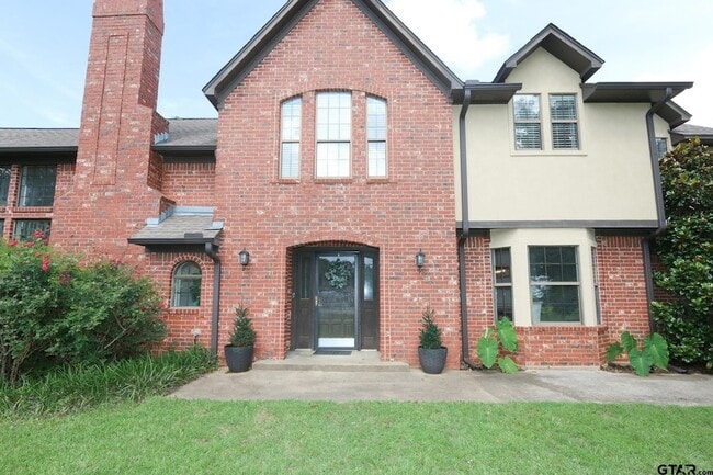 Foto del edificio - 18751 Ridgeline Rd