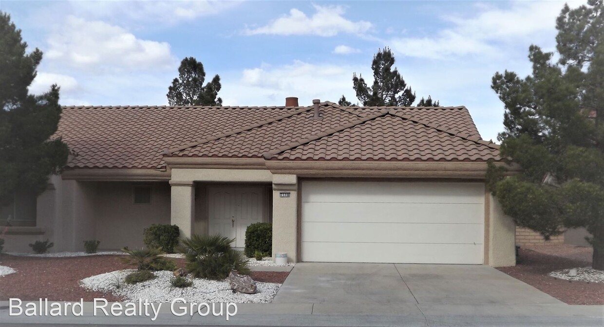 Primary Photo - 2 br, 2 bath House - 2508 Desert Sands Drive