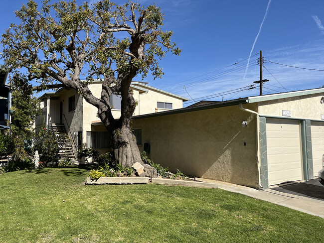 Building Exterior - 12059 Sylvester St