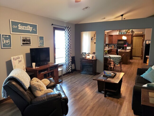 Foto del edificio - Downtown Shopping Centers + Washer & Dryer...