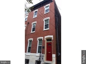 Building Photo - 1320 E Columbia Ave