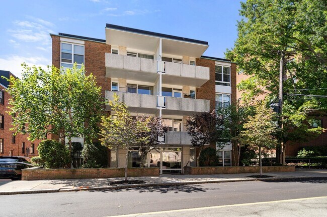 Building Photo - 100 Marion St