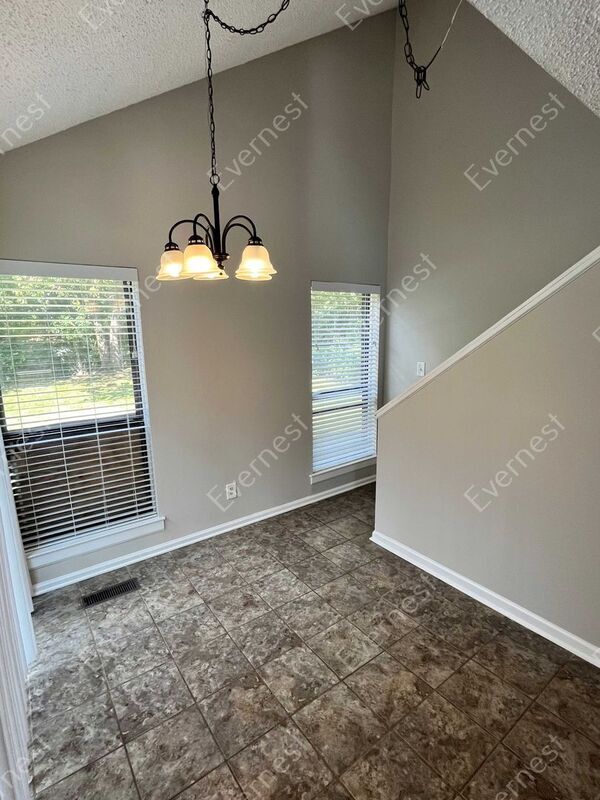 Foto del edificio - 330 Belinda Pkwy