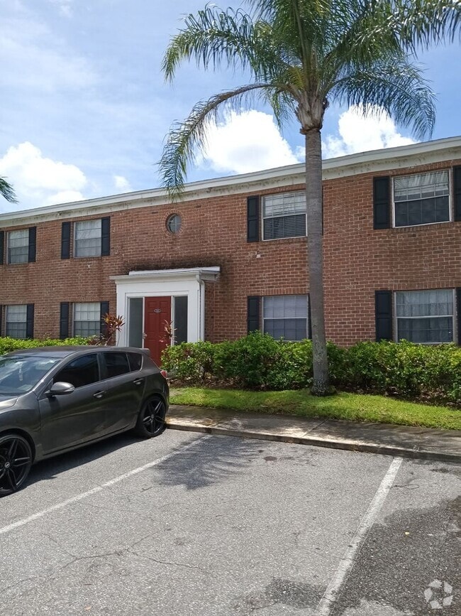Building Photo - 1424 Holden Ave