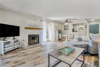 Building Photo - 101 Pine Forest Dr