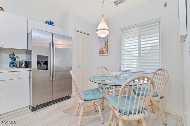 Foto del edificio - 915 New Waterford Dr