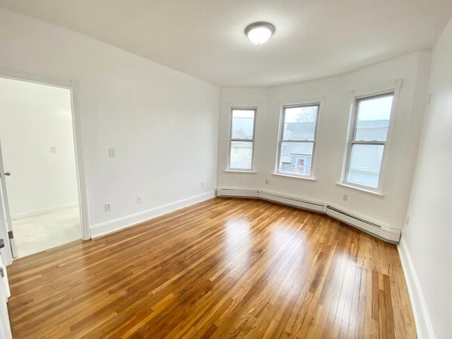 Building Photo - 20 Imrie Rd