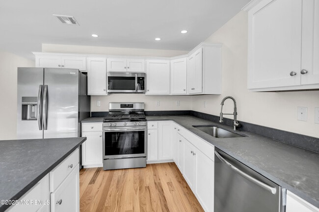 Foto del edificio - 604 Ocean Rd