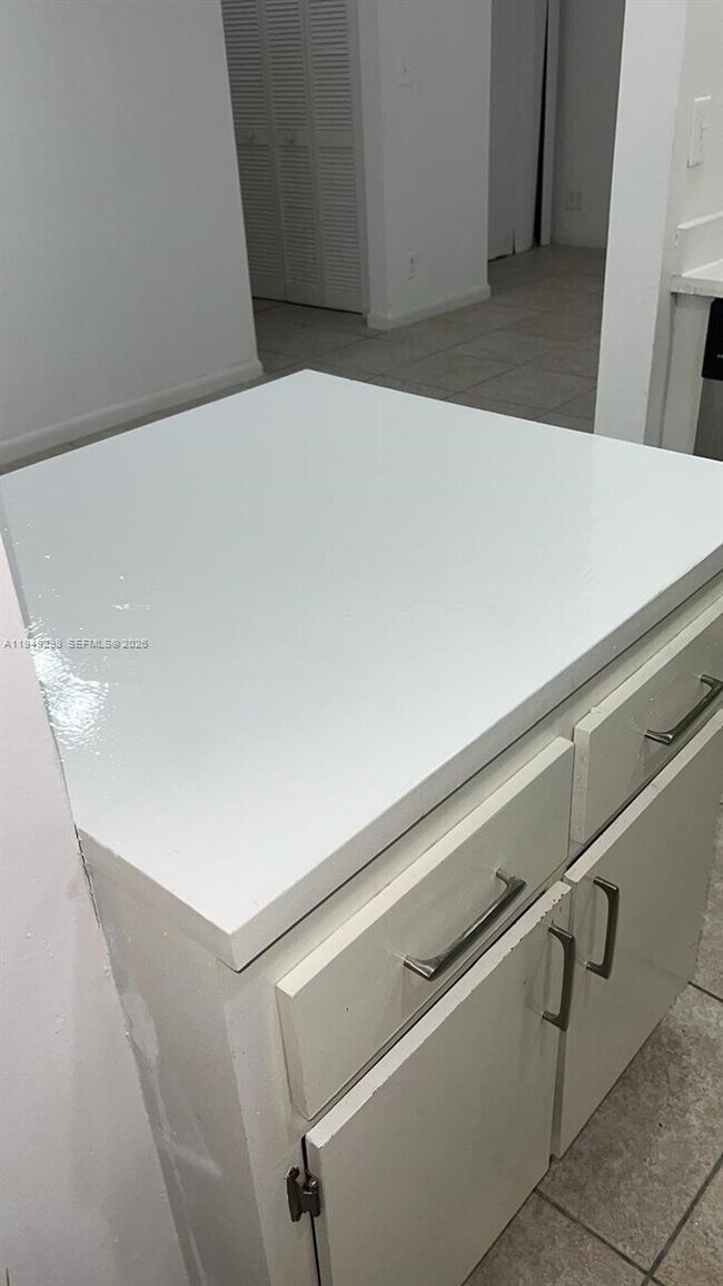 Foto del edificio - 1802 Waterview Cir