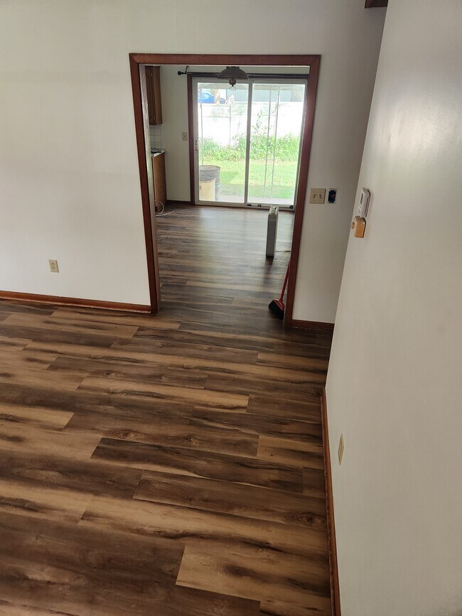 Foto del edificio - 303 N Hudson St