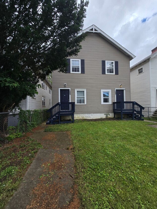 Foto principal - 1087-1089-1089 S Champion Ave