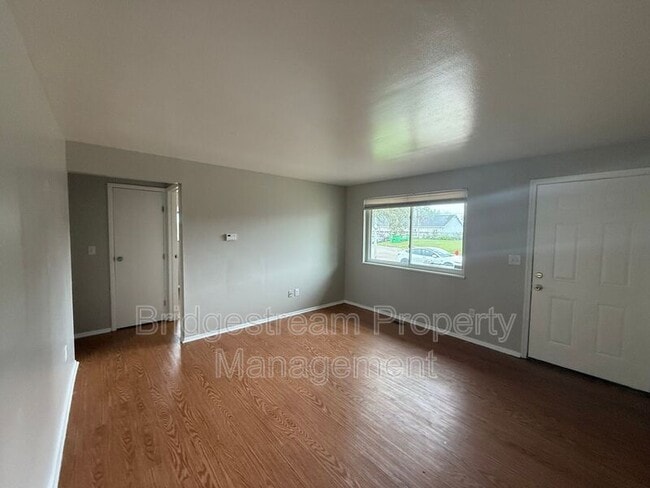 Building Photo - 4948 Leeper St