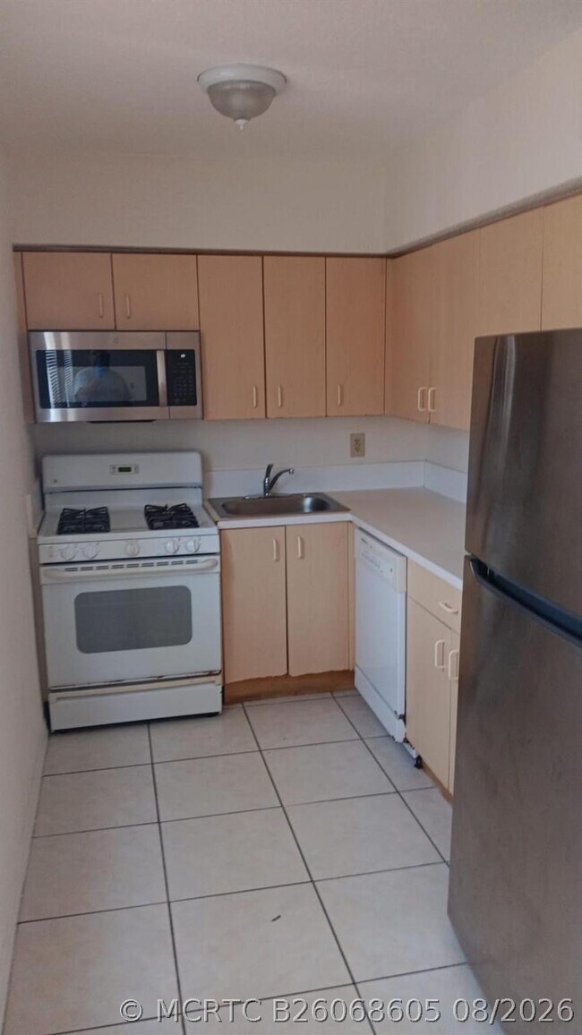Foto del edificio - 2080 NE 167th St