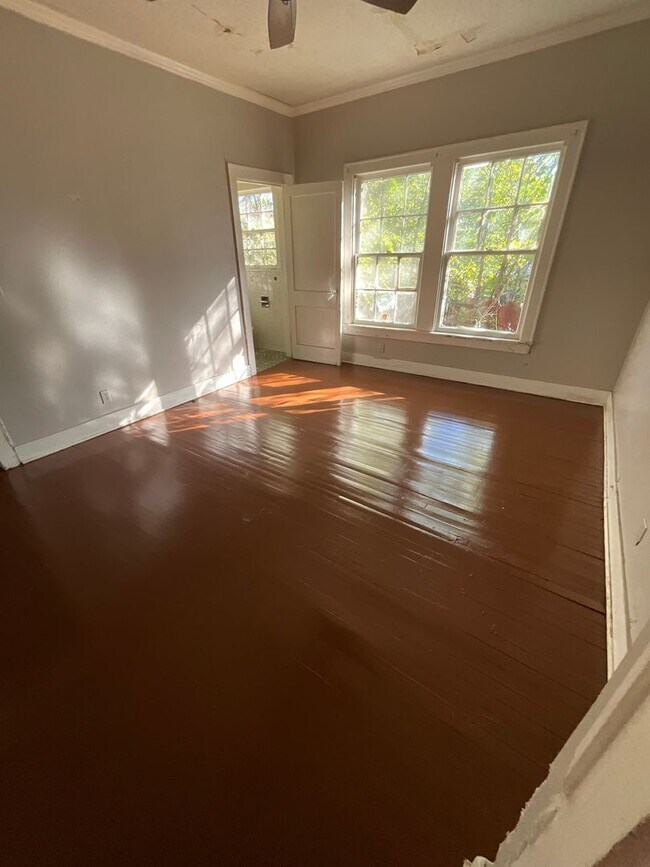 Building Photo - Section 8 Approved