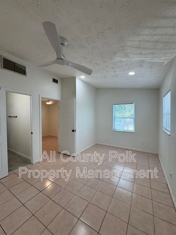 Building Photo - 3018 Galaxy Ln