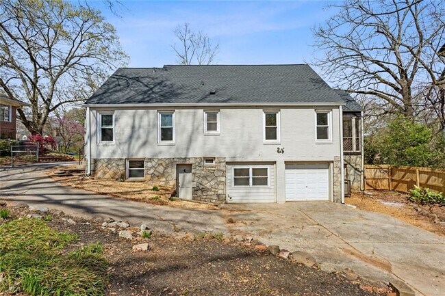 Foto del edificio - 444 Shannon Dr SW