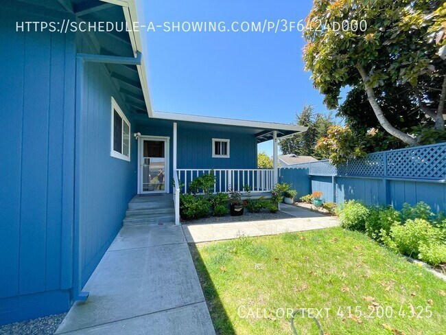 Building Photo - Beautiful 3 Bedroom 2 Bath Home In Marina!