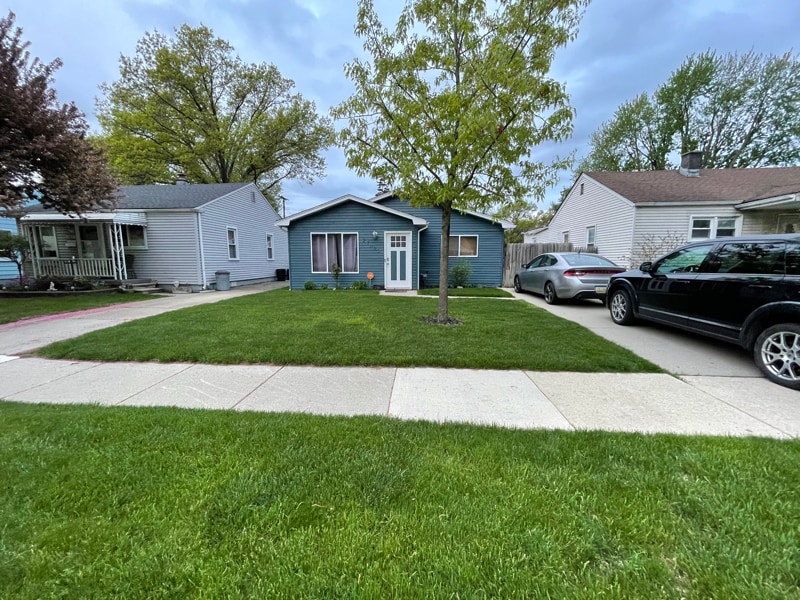 Foto principal - 27685 Dartmouth St