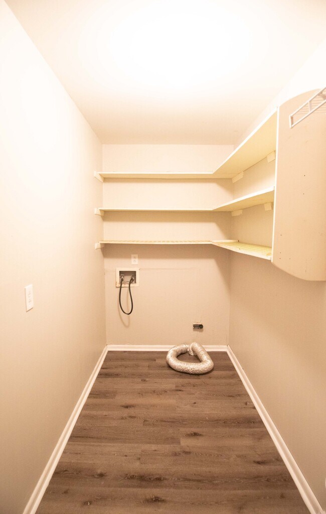Foto del edificio - 7327 Coronado Ct