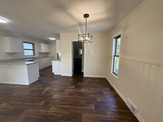 Building Photo - 418 S State St