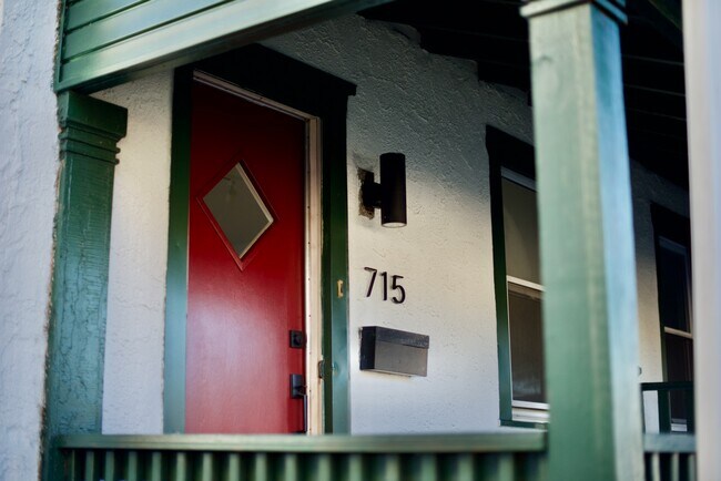 Building Photo - 715 E Haverford Rd